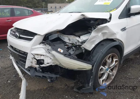 2013 Ford Escape Titanium z USA, uszkodzony, nr VIN 1FMCU9J94DUC30248